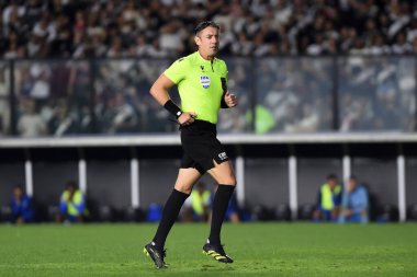Rio de Janeiro, Brazil, August 7, 2025. Football referee Raphael Claus, during a Vasco vs CSA football match, valid for the Brazilian Cup, at the Sao Januario stadium.