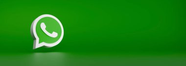Whatsapp web pankart şablonu. Uygulama numaramız üzerinden bizimle irtibata geçin. Yeşil arka planda 3D Illustration WhatsApp logotype. Rosario, Arjantin - 2 Haziran 2025.