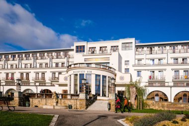 Velichovky, Çek Cumhuriyeti - 18 Ekim 2022: Çek Cumhuriyeti 'nde Spa Velichovky, Masarykuv Dum. Spa, kas-iskelet bozukluğu olan hastaların rehabilitasyonu konusunda uzmandır. Yüksek kalite fotoğraf