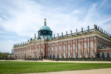 Potsdam, Almanya - 1 Mayıs 2023: New Palace, Neues Palais, Sanssouci Park, Potsdam, Almanya. Yüksek kalite fotoğraf