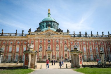 Potsdam, Almanya - 1 Mayıs 2023: New Palace, Neues Palais, Sanssouci Park, Potsdam, Almanya. Yüksek kalite fotoğraf