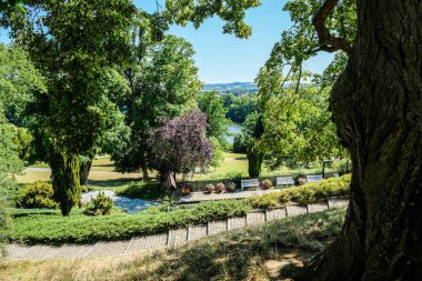 Kozel, Çek Cumhuriyeti - 2 Temmuz 2025: Kozel 'in 18. yüzyılda inşa ettiği Klasik tarzdaki av kalesi, Pilsen bölgesi, Batı Bohemya, Çek Cumhuriyeti. Yüksek kalite fotoğraf