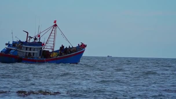 Slow Motion Scene Ships Fishing Boats Fishermen Sailing High Speed — Stock Video