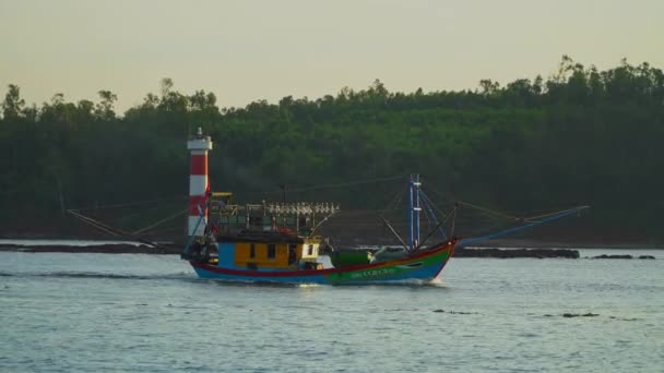 Quang Ngai Vietnam Juni 2023 Een Vissersboot Van Tinh Visser — Stockvideo