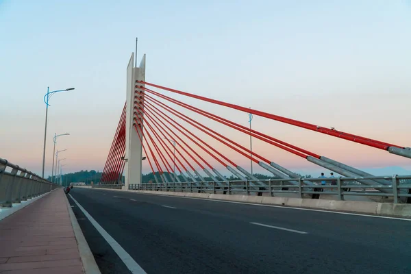 Paysage Grand Angle Sur Pont Haubans Avec Câbles Rouges Matin — Photo