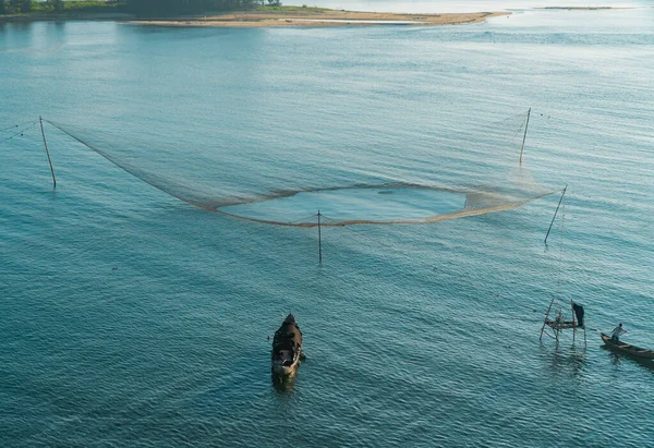 Raquetas Peces Gigantes Gian Pescadores Vietnamitas Desembocadura Del Río Tra —  Fotos de Stock