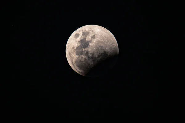 Eclipse Total Começa Quando Lua Cheia Move Para Sombra Terra — Fotografia de Stock