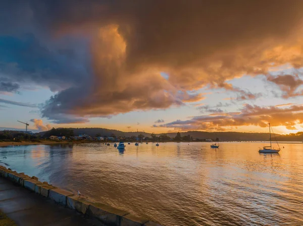 Дощові Хмари Схід Сонця Над Протокою Пляжі Етталанг Центральному Узбережжі — стокове фото