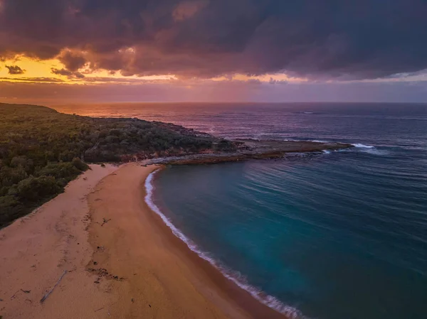 Sunrise Rain Clouds Putty Beach Central Coast Nsw Australia — ストック写真