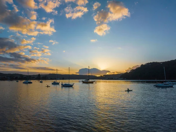 Sunrise Brisbane Water Clouds Boats Ettalong Beach Central Coast Nsw — Stockfoto