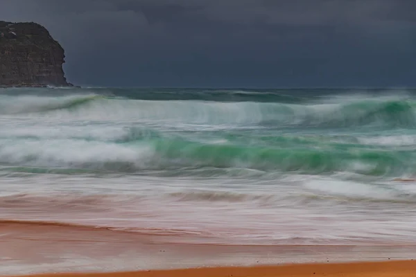 Sunrise Rain Clouds Good Sized Waves Macmasters Beach Central Coast — Stockfoto