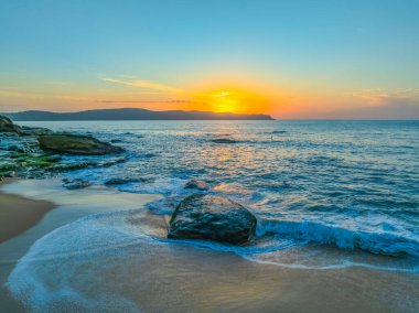 Yazın Son Günü, Gündoğumu Sahili Kuzey Pearl Sahili, NSW, Avustralya.