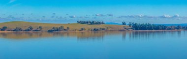 Cairn Curran Reservoir, Avustralya 'nın Victoria kentinde Baringhup, Newstead ve Welshmans Resifleri yakınlarındaki Loddon Nehri boyunca yer alan bir dinlenme ve sulama rafinerisidir..