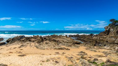 Avustralya, NSW 'nin güney kıyısındaki Sapphire sahil şeridinde Bermagui yakınlarındaki Cuttagee Beach' e bir ziyaret.