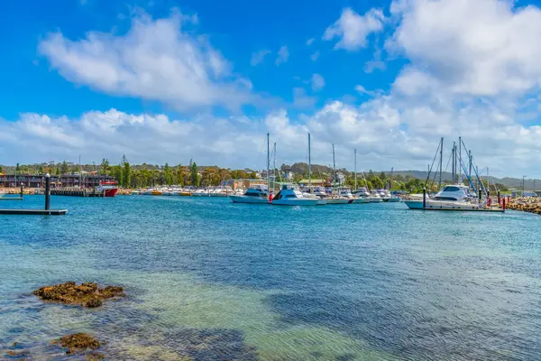 Bermagui Breakwall ve Harbour Marina, tekne, balıkçılık ve yüzme ile ünlüdür..