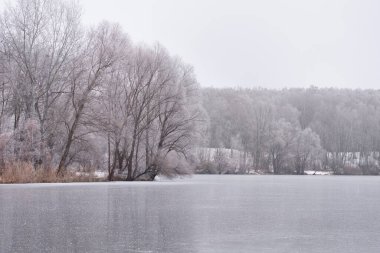 Sis, buzun içine çöktü..