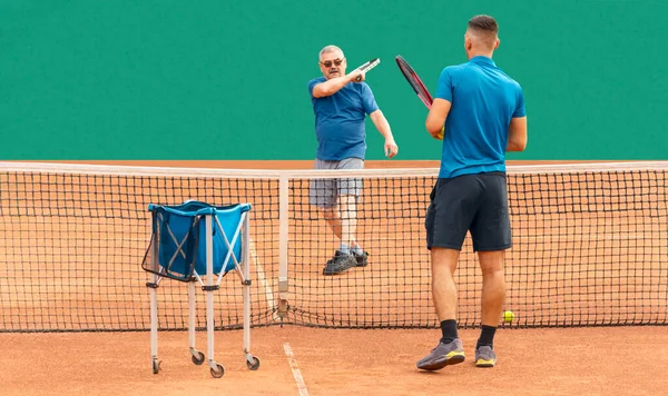 Aktive Senioren Beim Tennistraining Vitalität Sportliche Betätigung Gesunder Lebensstil Alter — Stockfoto