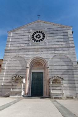 Lucca 'daki Aziz Francis kilisesi ve manastırı. Toskana, İtalya