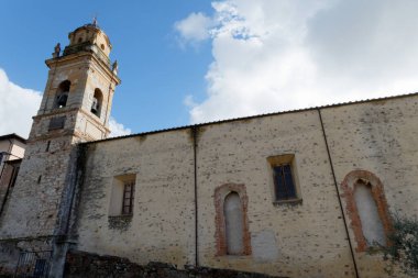 Saint Augustin Kilisesi, Lucca 'nın Pietrasanta ilinin ana meydanına hakim. Toskana, İtalya