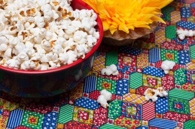 Bir kase patlamış mısır - Brezilya Haziran partisi