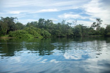 Öğleden sonra güzel göl