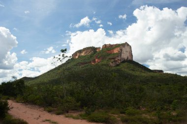 Güzel Serra da Katedral ile Brezilya Cerrado manzarası