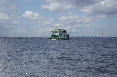 Amazon 'da Rio Negro' ya yelken açan yolcu gemisi