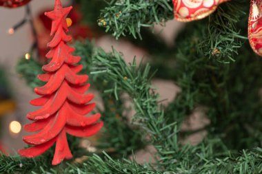 Noel atmosferindeki süsler