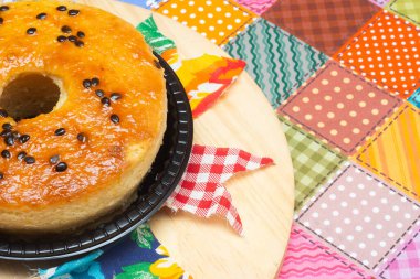 Tutku meyveli kremalı lezzetli pasta.