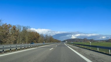 Lindau 'dan Memmingen' e giden A96 Otoyolu 'nda.