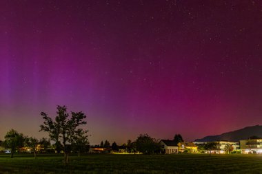Vorarlberg, Avusturya 'daki Hoerbranz üzerinde fantastik Kuzey Işıkları