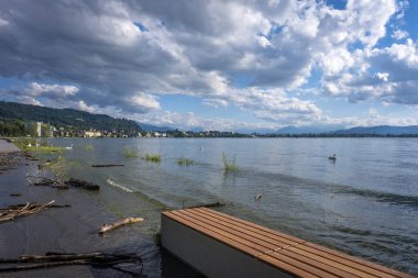 Avusturya 'nın Vorarlberg kentindeki eski boru hattında Lochau' dan Bregenz 'e sel baskını