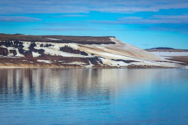 Spitsbergen ve Nordaustlandet arasında Svalbard 'da seyir halindeyiz.