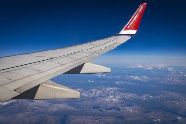 Svalbard 'da Oslo' dan Longyear 'a giderken çekilen hava görüntüleri.