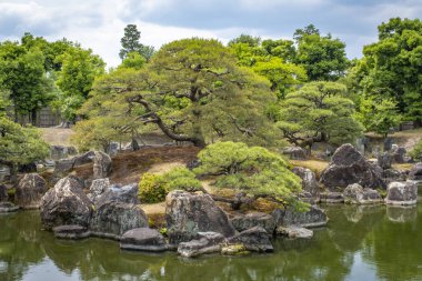 Japonya 'da Kyoto' da önemli eski bir kaleyi ziyaret ediyor.