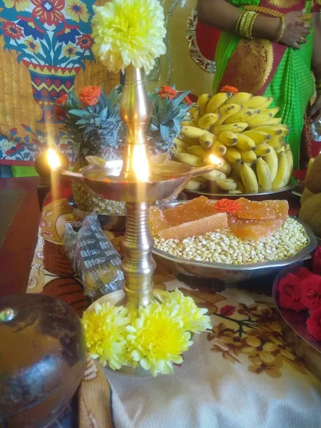 Zbliżenie Piękne Indyjskie Tradycyjne Jedzenie Wydarzenie Owoce Wypełnione Talerzu — Zdjęcie stockowe
