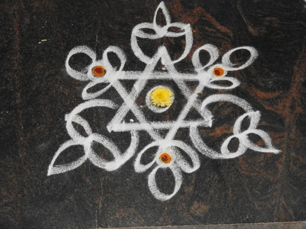Closeup Beautiful Diwali Deepawali Real Rangoli Design Floor Background — Stock Photo, Image