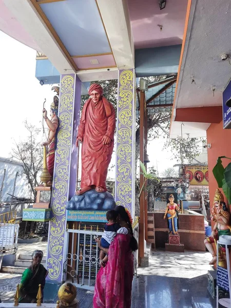 2023年1月15日インド カルナータカ州バンガロール 美しいジョディ ヴェラバドラ スワミー寺院とシヴァクマラ スワミジ ジャガドゥグル ヴェラ ガンガダーラ ラジャデシ — ストック写真