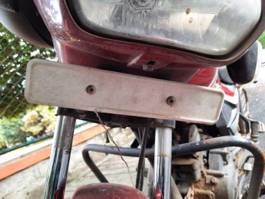 Bangalore, Karnataka, Hindistan-Kasım 25, 2021: Bisiklet hızı, kilometre ve boş isim tahtasının kapatılması