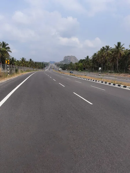 インド カルナータカ州ラマナガル2023年4月25日美しいラマナガラの閉鎖Nh275新高速道路とラマデバラ — ストック写真