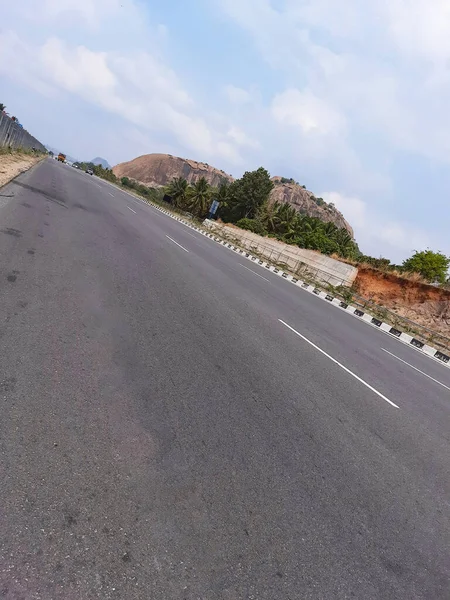 Ramanagar Karnataka Indie Kwiecień 2023 Zbliżenie Pięknej Ramanagary Nh275 Nowej — Zdjęcie stockowe