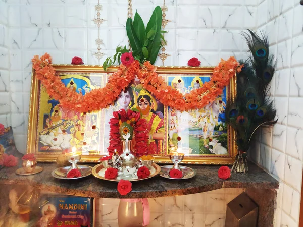 Bangalore Karnataka India Mar 2020 Closeup Indian Puja Room Decorated — Stock Photo, Image