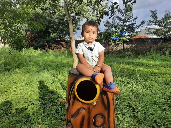 stock image Bangalore, Karnataka, India-Jun 10, 2023: Closeup of beautiful Indian Toddler photo shoot in the park