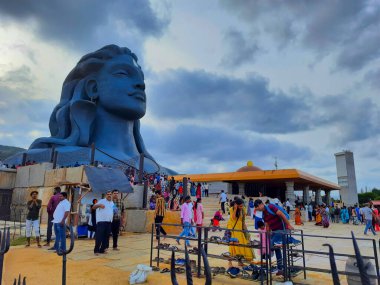 Chikkaballapur, Karnataka, Hindistan-24 Haziran 2023: Güzel Adiyogi Lord Shiva Isha Vakfı Chikkaballapur Heykeli.