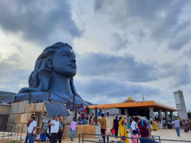 Chikkaballapur, Karnataka, Hindistan-24 Haziran 2023: Güzel Adiyogi Lord Shiva Isha Vakfı Chikkaballapur Heykeli.