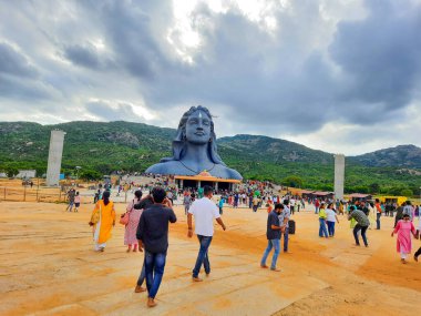 Chikkaballapur, Karnataka, Hindistan-24 Haziran 2023: Güzel Adiyogi Lord Shiva Isha Vakfı Chikkaballapur Heykeli.