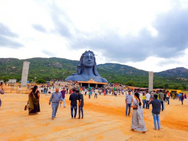 Chikkaballapur, Karnataka, Hindistan-24 Haziran 2023: Güzel Adiyogi Lord Shiva Isha Vakfı Chikkaballapur Heykeli.