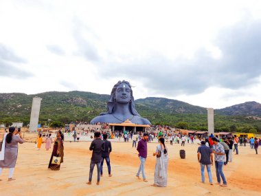 Chikkaballapur, Karnataka, Hindistan-24 Haziran 2023: Güzel Adiyogi Lord Shiva Isha Vakfı Chikkaballapur Heykeli.