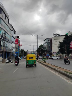 Bangalore, Karnataka, Hindistan-18 Temmuz 2024: Kapanış Otomobili Rickshaw Sandal Oyuncusu Darshan ve Bollywood Aktörü Salman Khan birlikte.