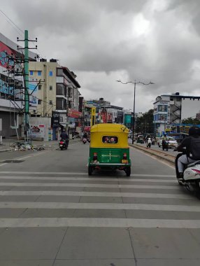 Bangalore, Karnataka, Hindistan-18 Temmuz 2024: Kapanış Otomobili Rickshaw Sandal Oyuncusu Darshan ve Bollywood Aktörü Salman Khan birlikte.